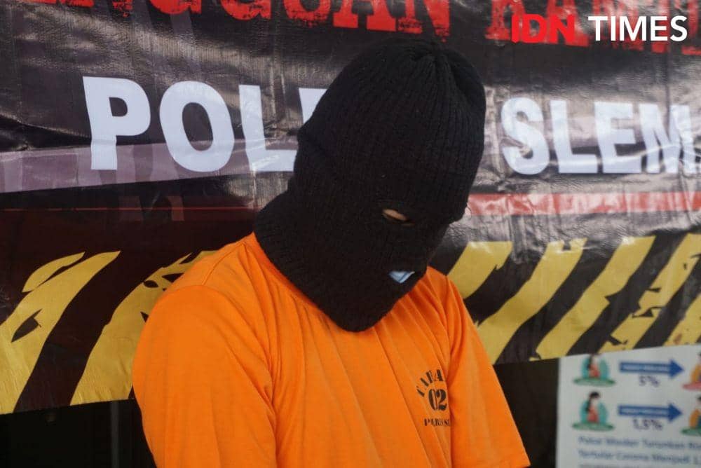 Pengungkapan kasus pencabulan anak di bawah umur oleh Polres Sleman, Selasa (26/10/2021). (IDN Times/Tunggul Damarjati)