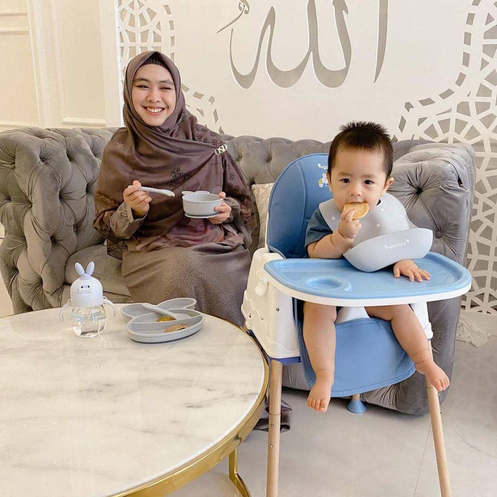 Oki Setiana Dewi dan Sulaiman Ali Abdullah (instagram.com/okisetianadewi)