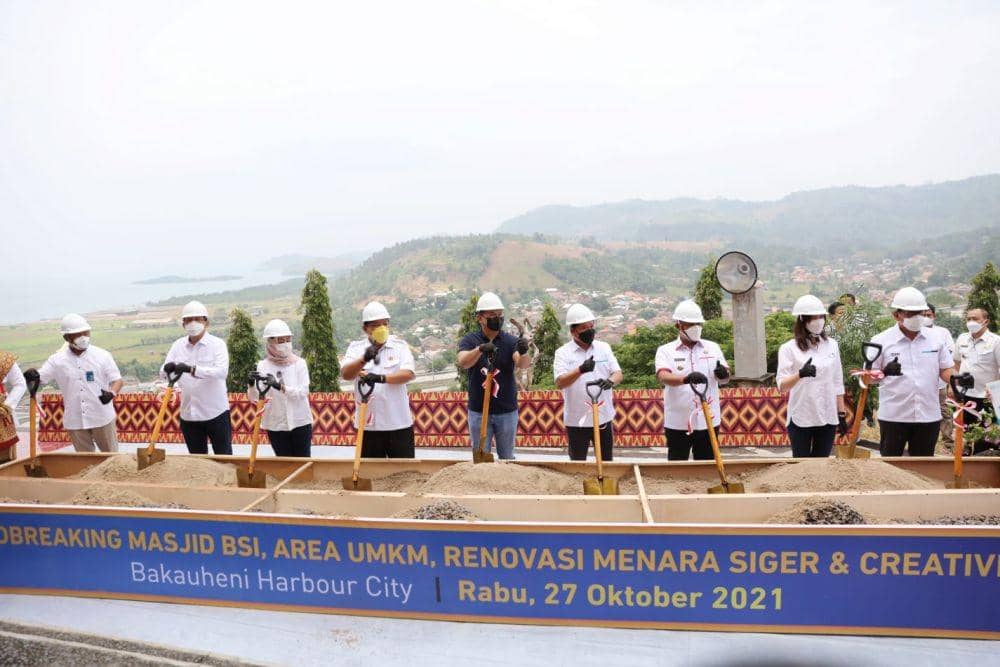 Peletakan batu pertama pembangunan kawasan Bakauheni Harbour City (BHC) di Menara Siger, Lampung Selatan, Rabu (27/10/2021). (IDN Times/Istimewa).