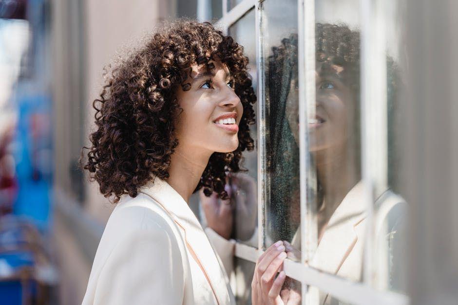 4 Solusi Self Talk yang Bantu Redakan Stres, Banyak Tekanan?