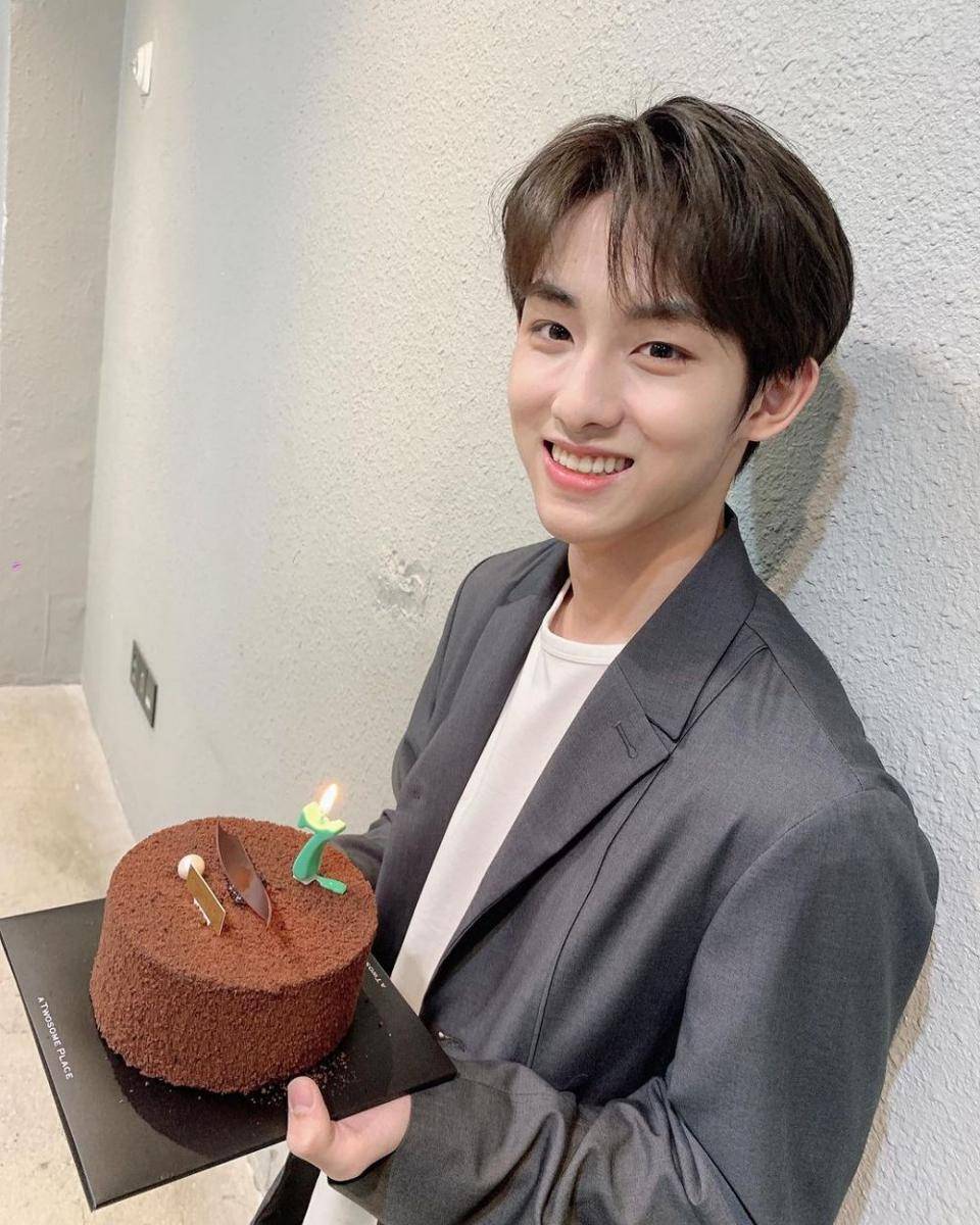 Winwin NCT (instagram.com/wwiinn_7)