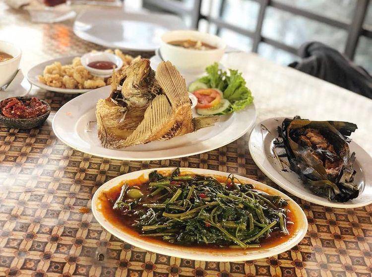 Taman Santap Rumah Kayu Ancol (instagram.com/lia_chen_ok)