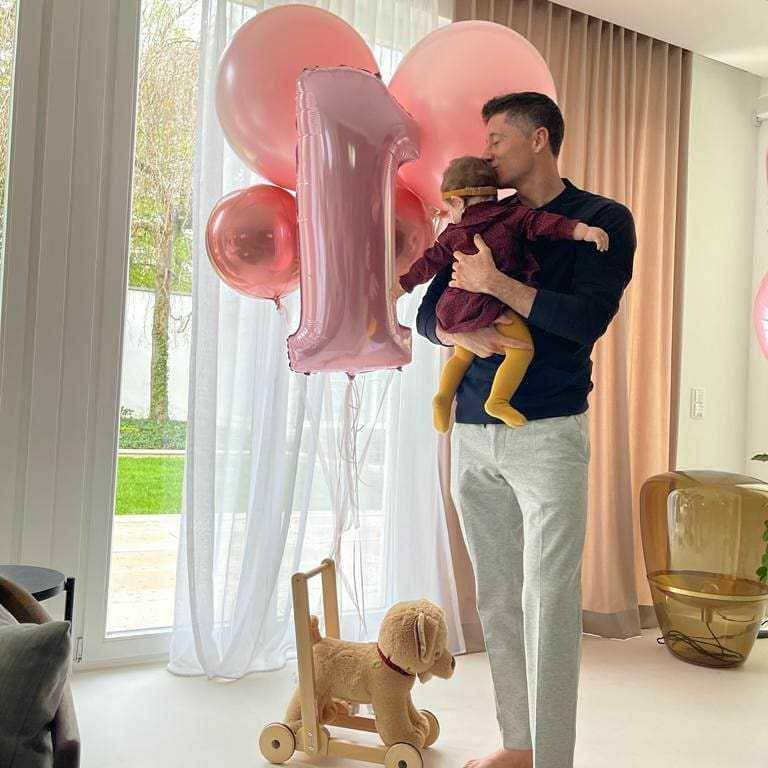 potret keluarga Robert Lewandowski (instagram.com/_rl9)