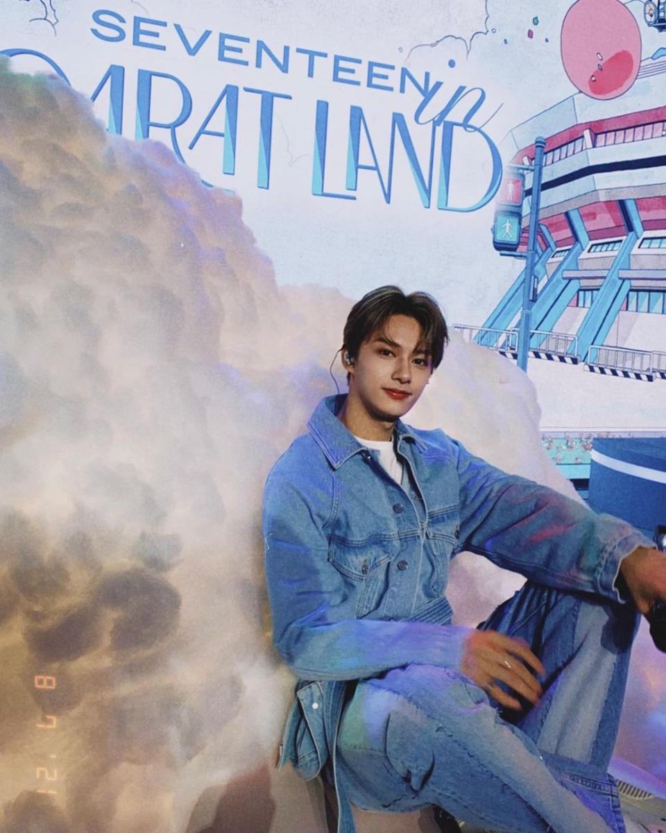 Jun SEVENTEEN (instagram.com/junhui_moon)