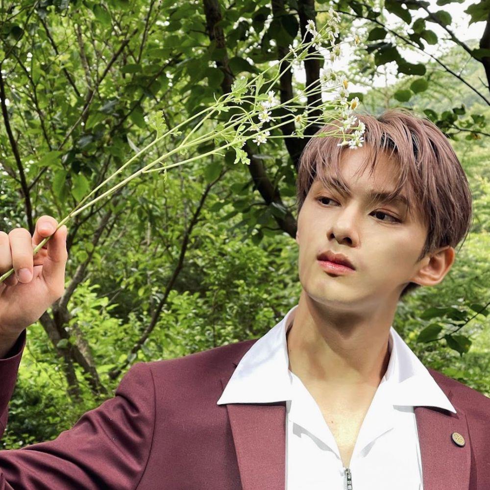 Jun SEVENTEEN (instagram.com/junhui_moon)
