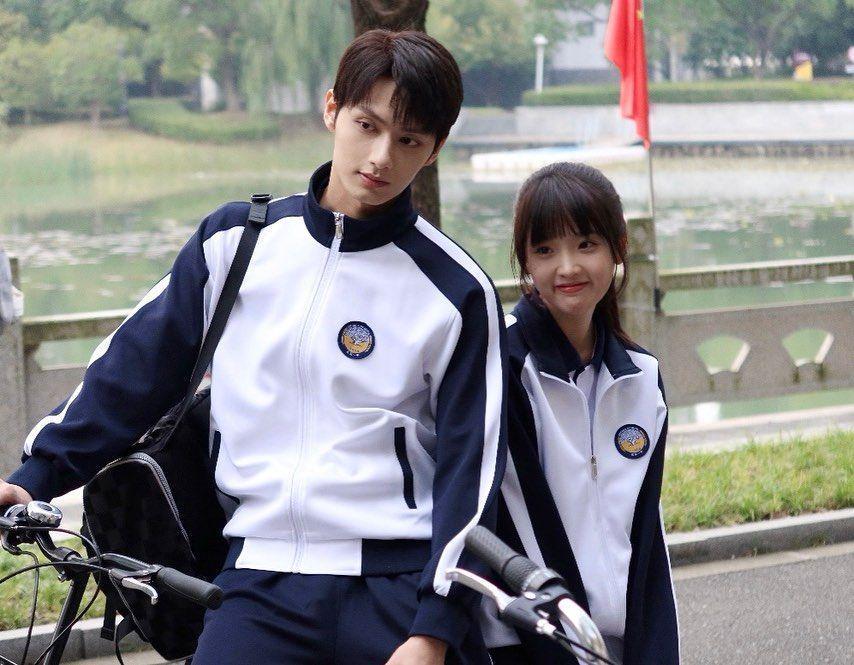 Jun SEVENTEEN dan Zhang Miao Yi saat syuting drama Exclusive Fairytale (instagram.com/junhui_moon)