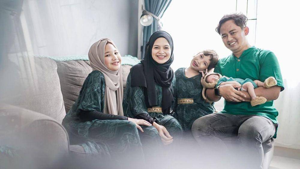 potret keluarga Zhi Alatas (instagram.com/zhialatas)