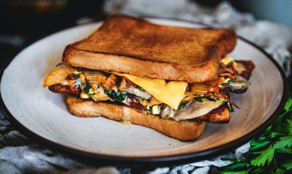 ilustrasi jarlsberg grilled cheese (unsplash.com/Eiliv-Sonas Aceron)