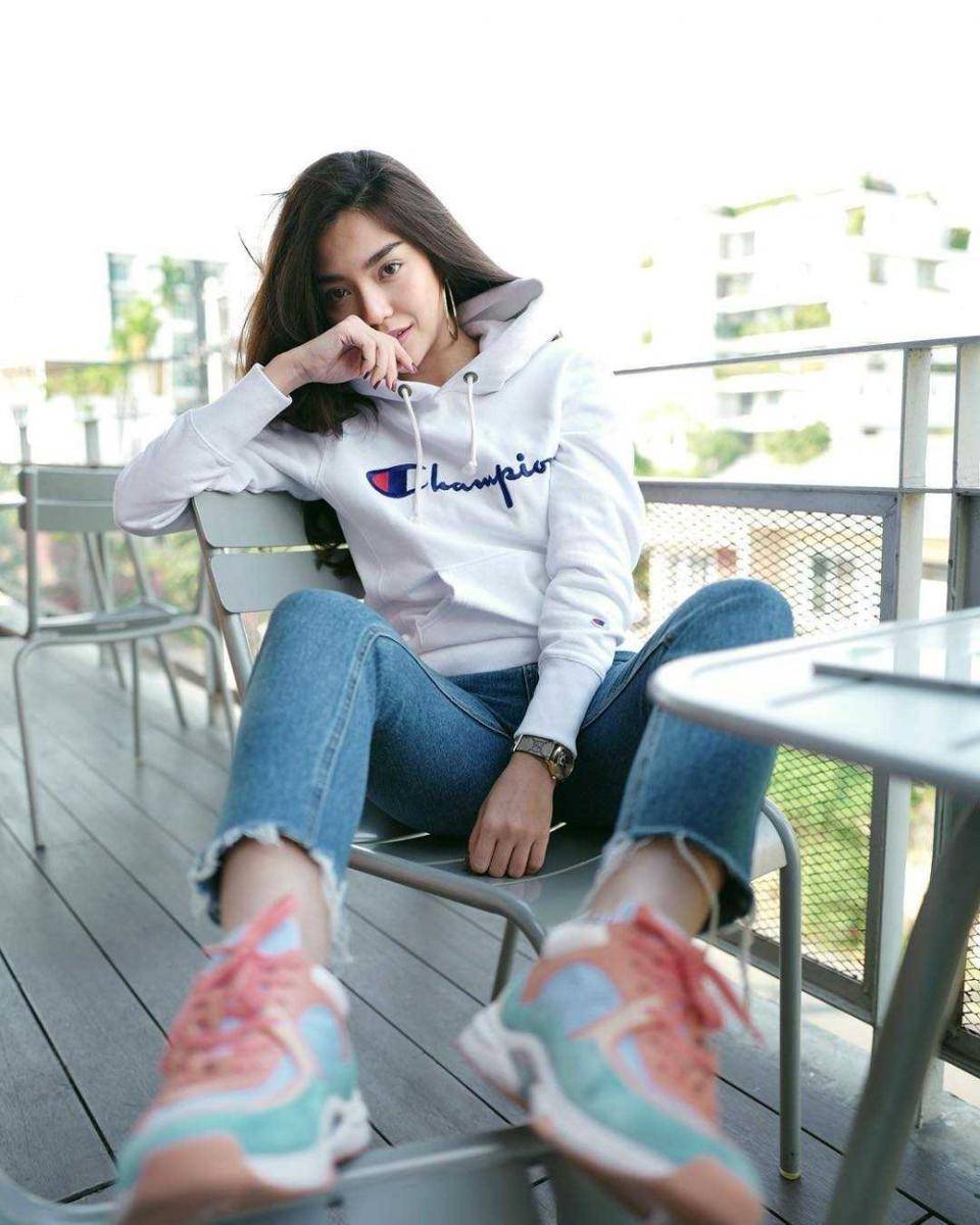 Boyish style ala Prang Kannarun (instagram.com/ladiiprang)