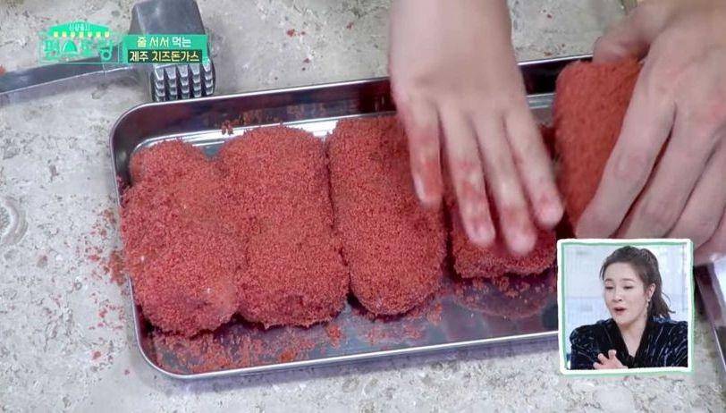 pembuatan katsu keju (dok. youtube.com/KBS WORLD Indonesia)