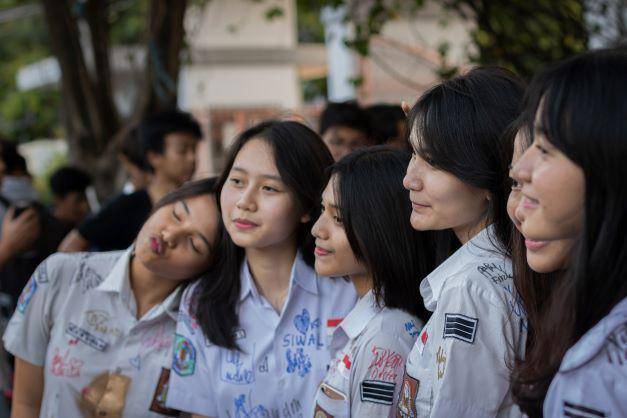murid perempuan STM (unsplash.com/Gading Ihsan)