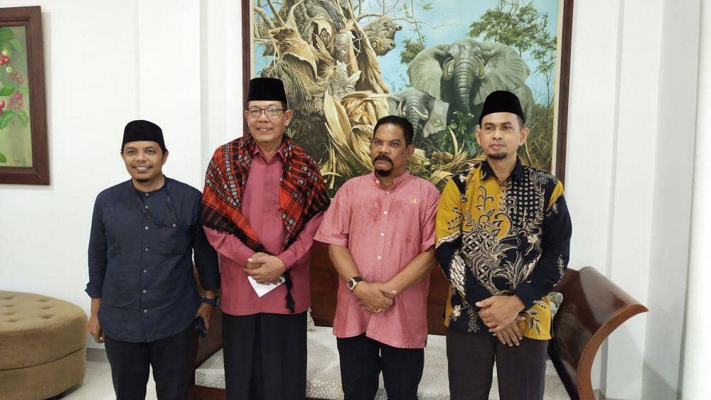 Pengurus MUI Medan bersiltaturahmi dengan Rahudman Harahap (Dok. IDN Times)