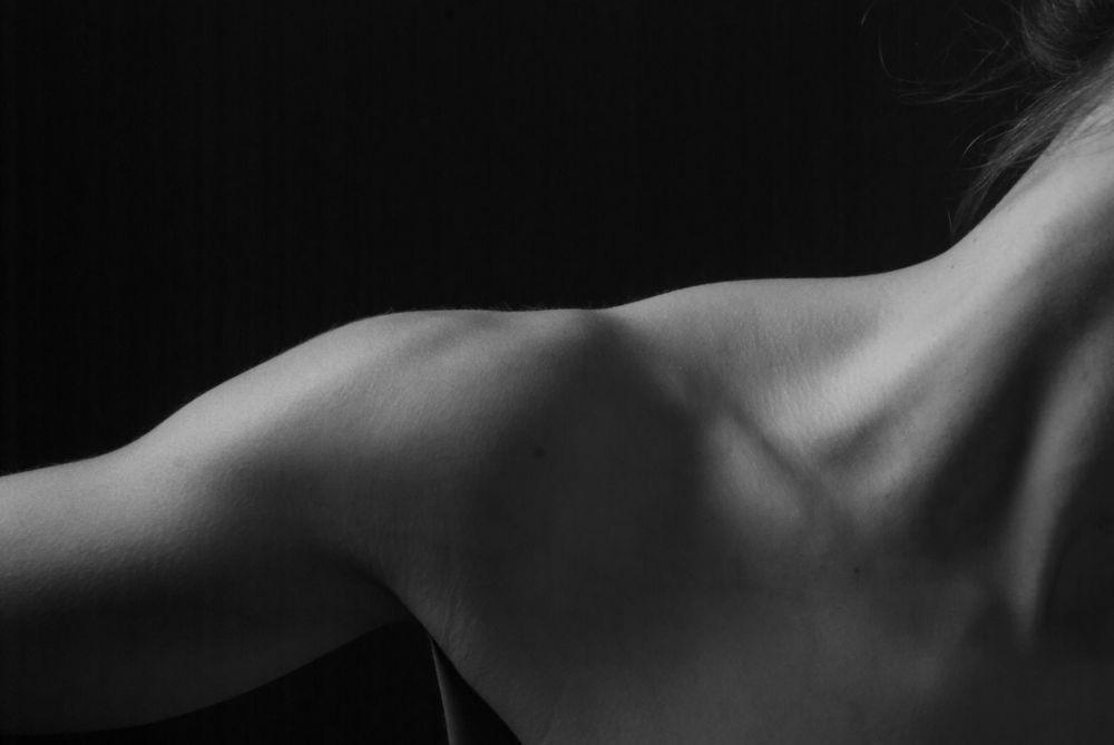 Frozen Shoulder: Penyebab, Gejala, Diagnosis, dan Pengobatan
