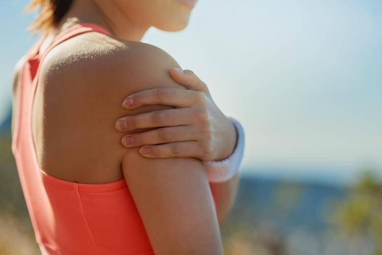 ilustrasi frozen shoulder (intermountainhealthcare.org)