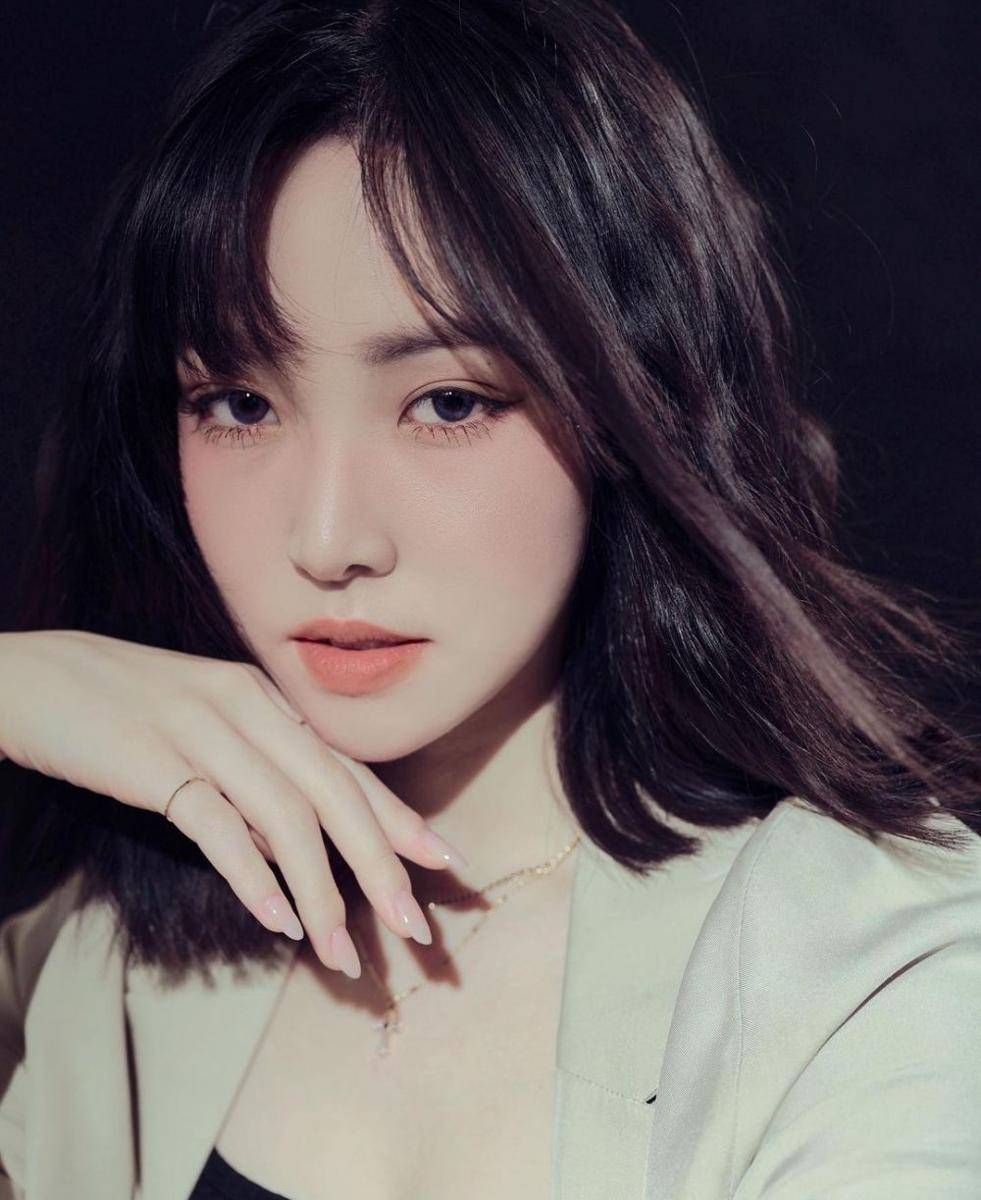 Yuju eks GFriend (instagram.com/yuuzth)