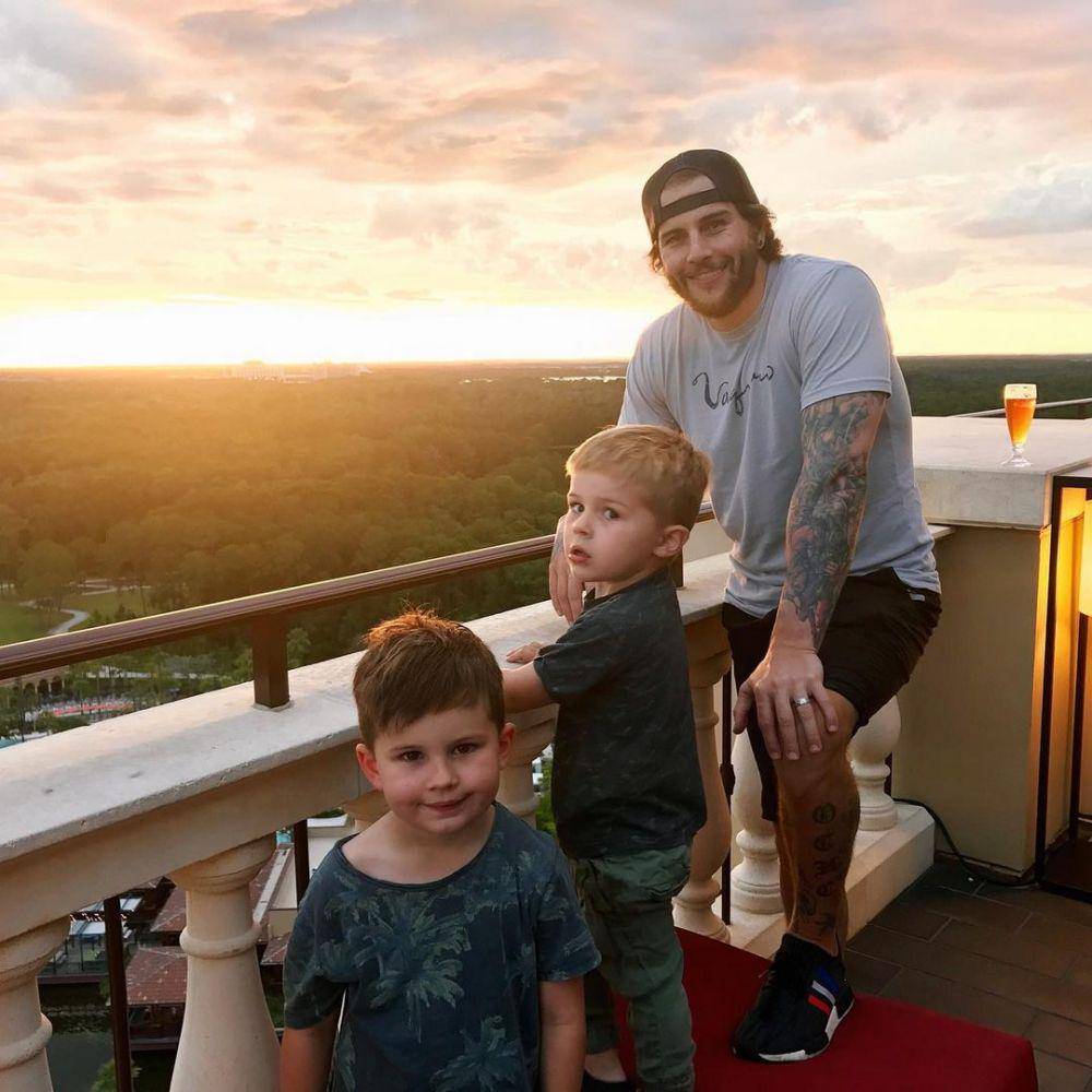 River Sanders, Cash Sanders, Matthew Sanders/M. Shadows (instagram.com/valarysanders)