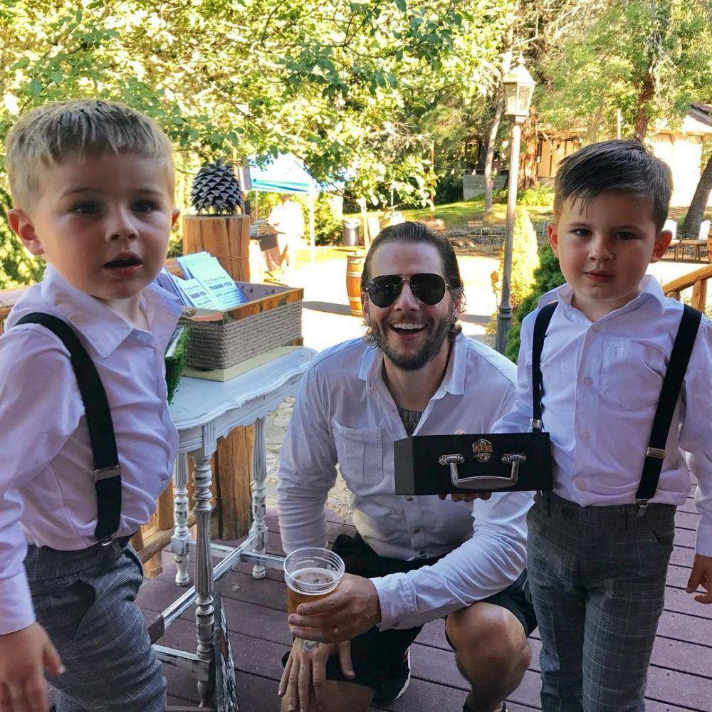 Cash Sanders, Matthew Sanders/M. Shadows, River Sanders (instagram.com/valarysanders)
