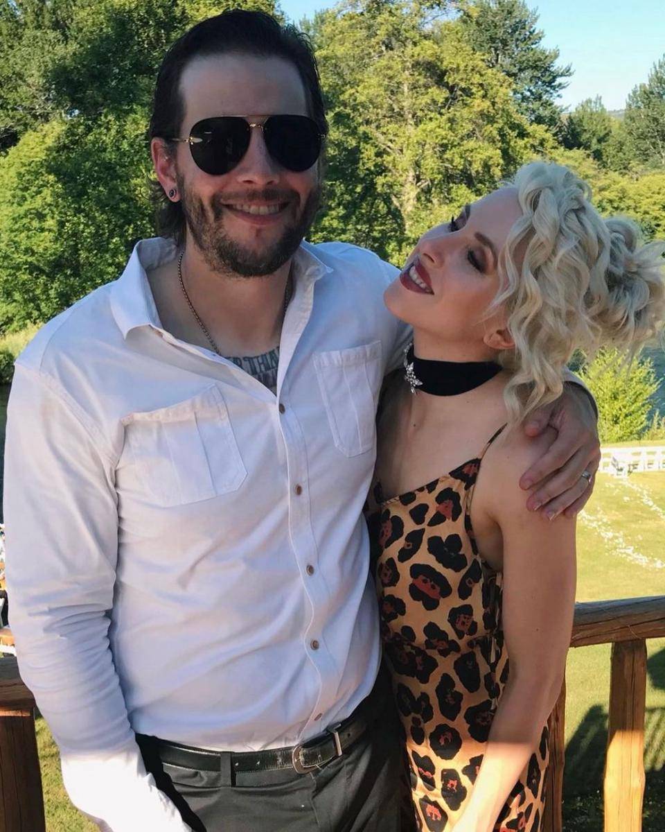 Matthew Sanders/M. Shadows, Valary DiBenedetto Sanders (instagram.com/valarysanders)