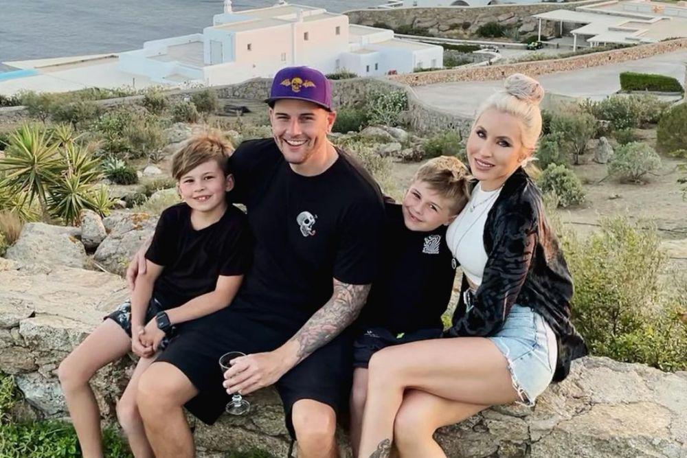 10 Potret Family Man Matt Sanders, Vokalis Hits Avenged Sevenfold