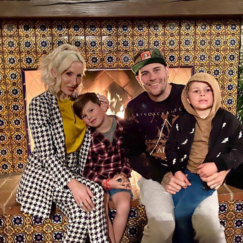 Valary DiBenedetto Sanders. River Sandrs, Matthew Sanders/M. Shadows, Cash Sanders (instagram.com/valarysanders)