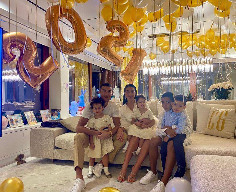 Potret Ronaldo dan Keluarga (instagram.com/cristiano)