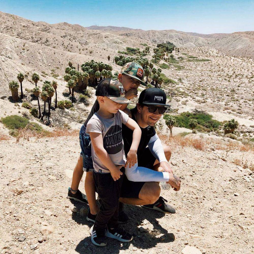 Cash Sanders, River Sanders, Matthew Sanders/M. Shadows (instagram.com/valarysanders)