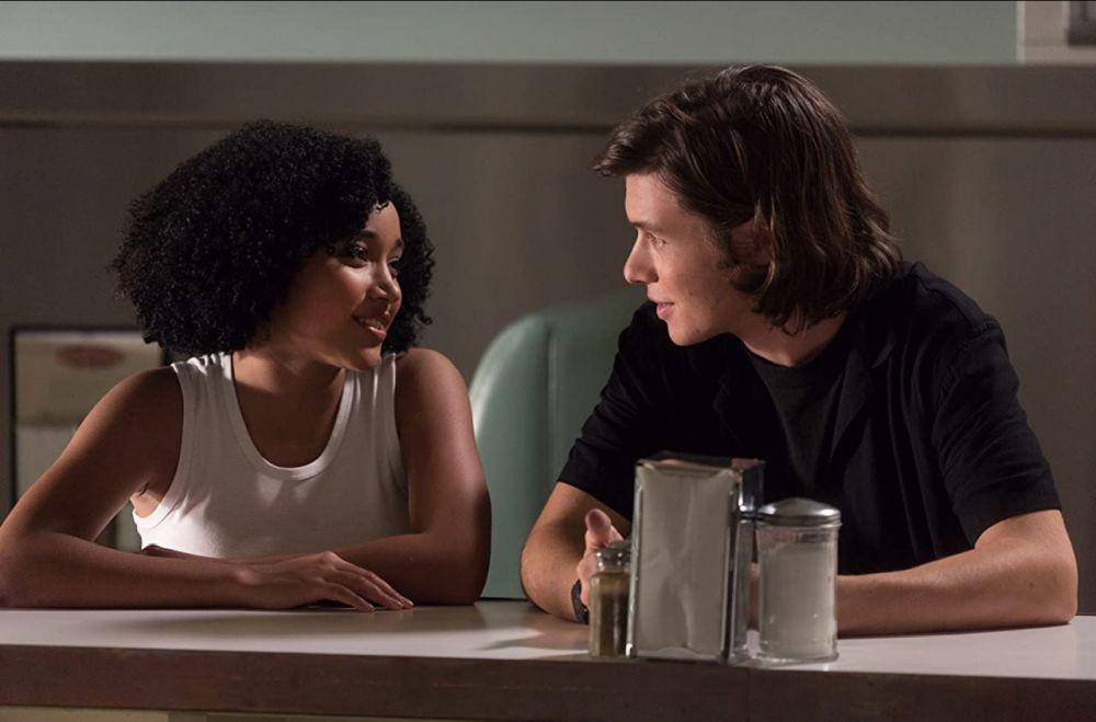 cuplikan film Everything, Everything (dok. MGM Pictures/Doane Gregory)