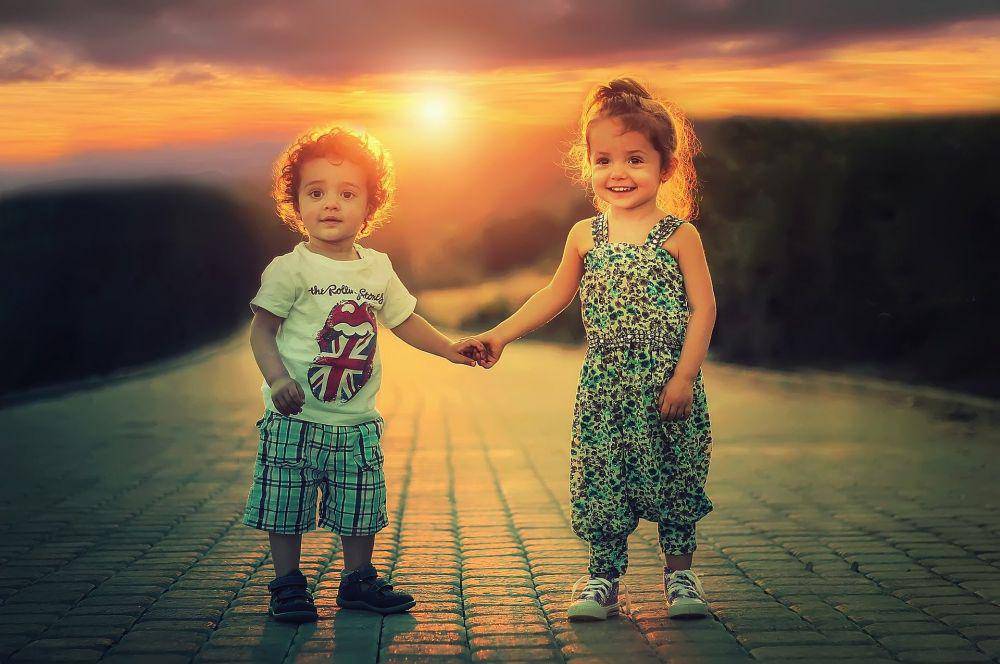 Ilustrasi pertemanan saat masih anak- anak (pixabay.com/bessi)