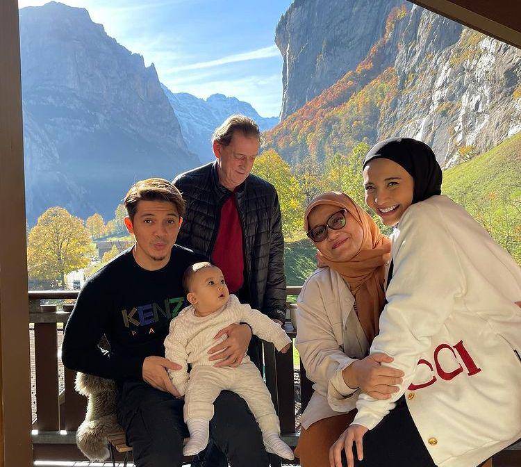 Zaskia swiss (Instagram.com/zaskiasungkar15)