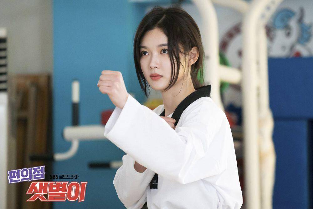 Kim Yoo Jung berperan sebagai Jung Saet Byul dalam drama Backstreet Rookie (dok. SBS/Backstreet Rookie )