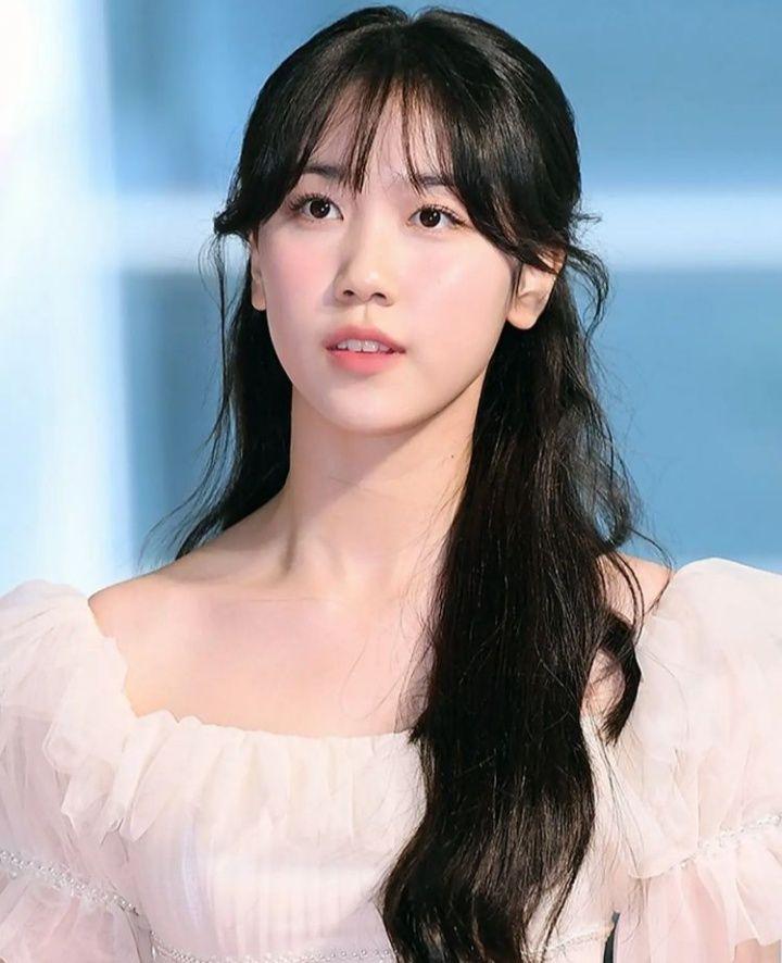 Lee Re (instagram.com/leere0312)
