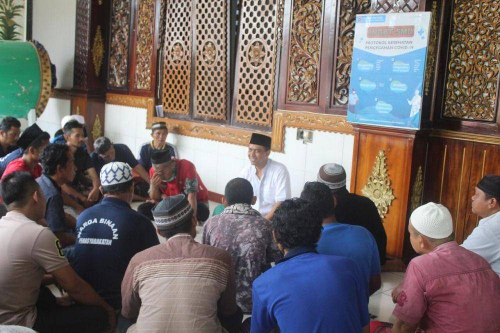 Proses pengucapan kalimat syahadat oleh Oshita di Lapas Kedungpane Semarang. (Dok Humas Lapas Kedungpane Semarang)