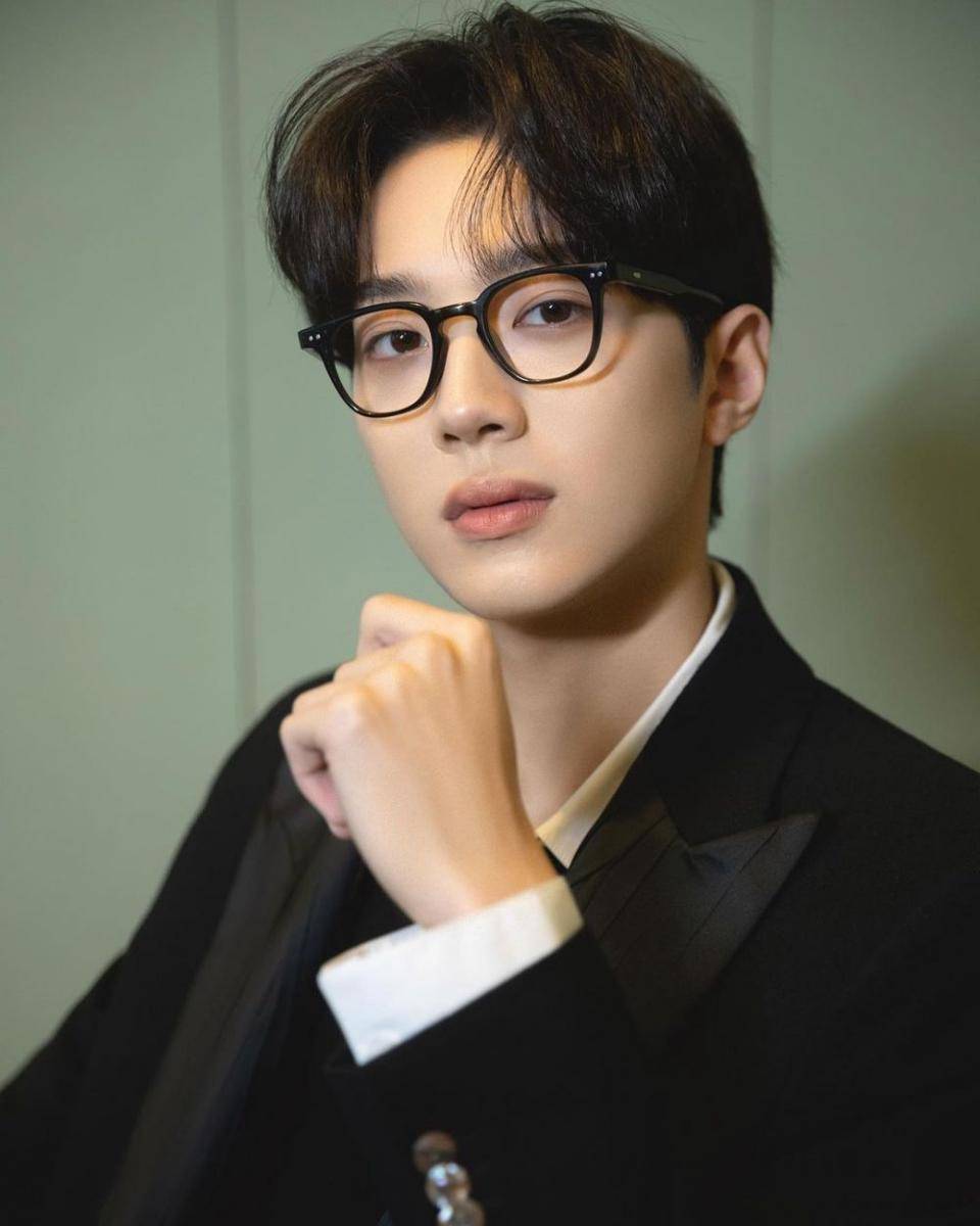 Lai Guan Lin (instagram.com/official_lai_kuanlin)