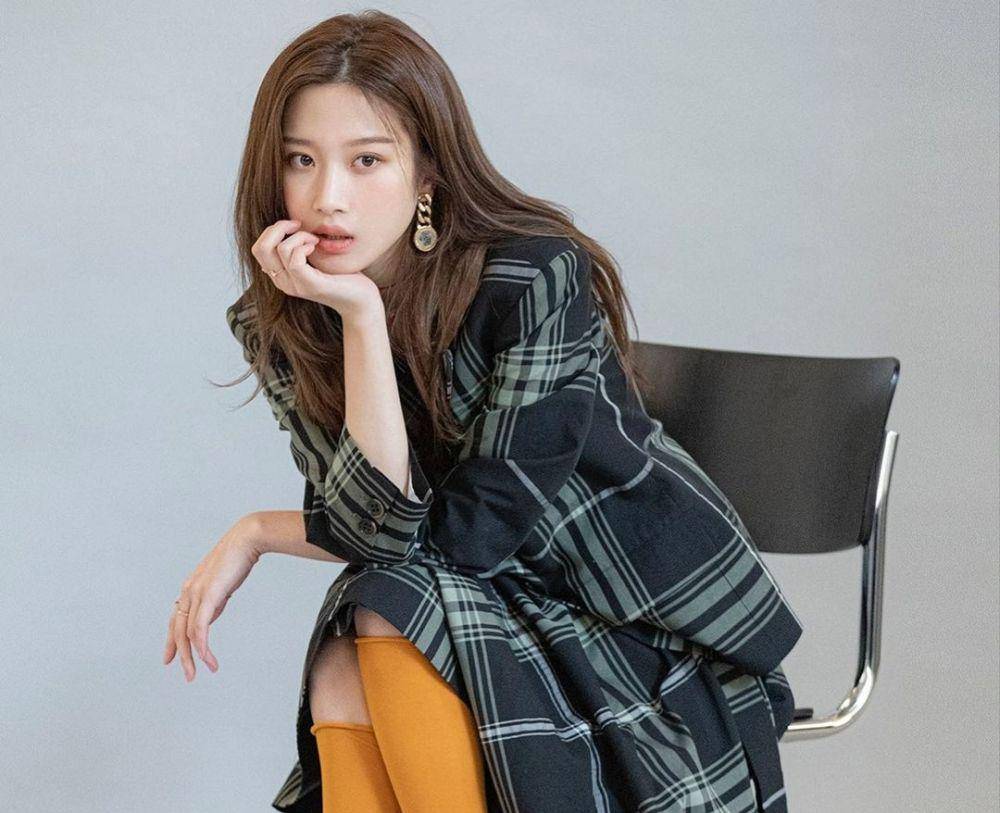 Moon Ga Young (instagram.com/m_kayoung)