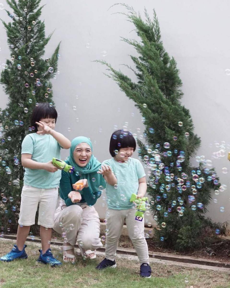 Donita dan buah hati (instagram.com/donitabhubiy)