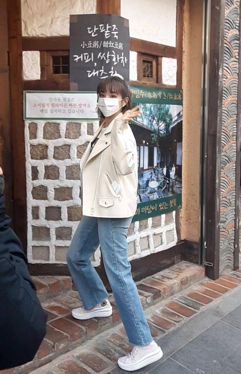 Denim pants Yuqi (G)I-DLE (twitter.com/O2O302)