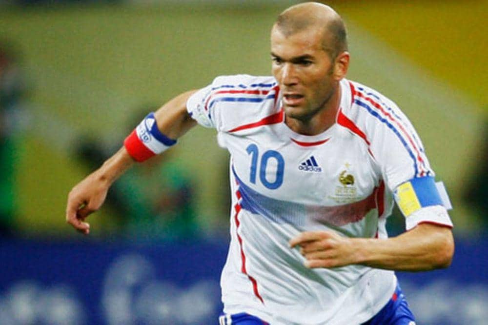 potret Zinedine Zidane (footyfair.com)