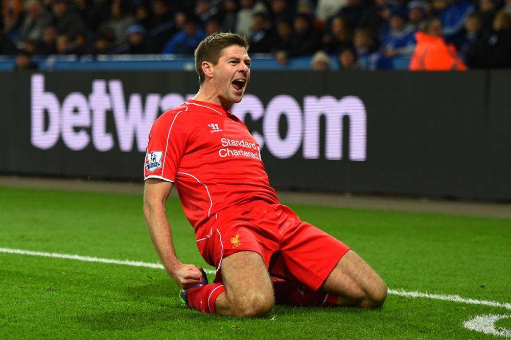 potret selebrasi gol Steven Gerrard (twitter.com/LFC)