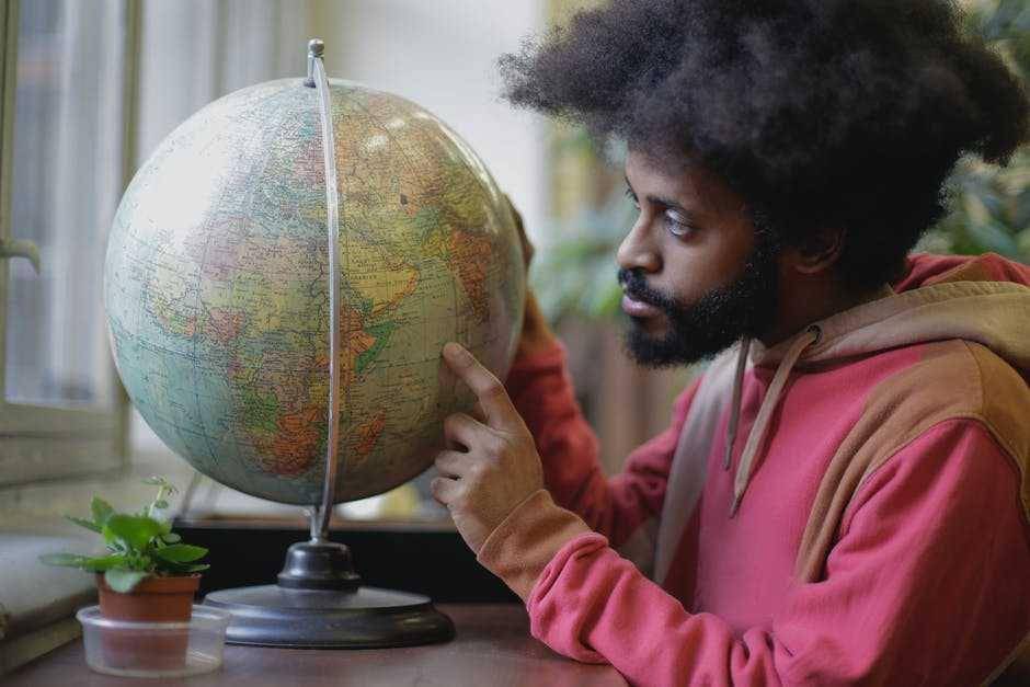 ilustrasi globe (pexels.com/Andrea Piacquadio)