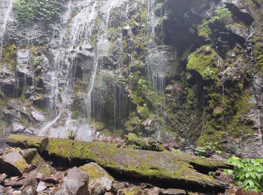 potret pemandangan air terjun Curug Lawe (instagram.com/gusagan)