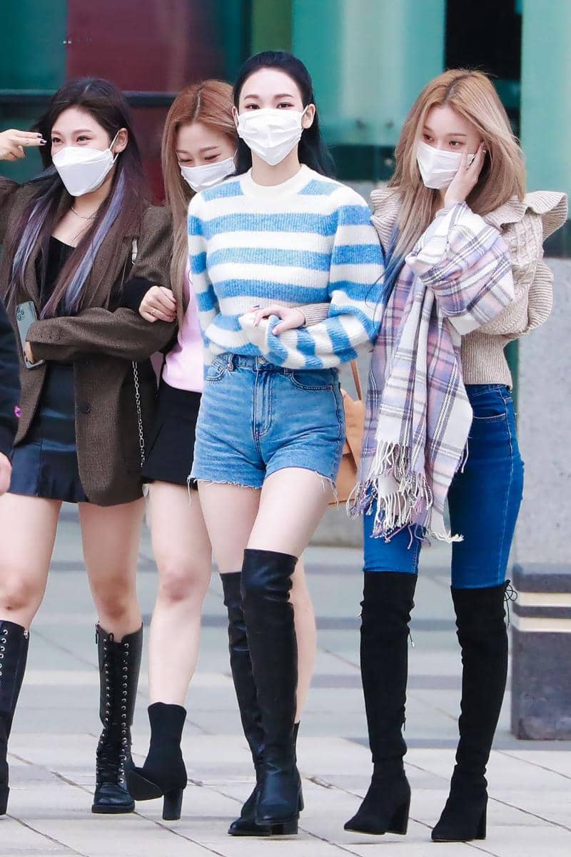 Celana jeans Karina aespa (twitter.com/Prinzessin143)