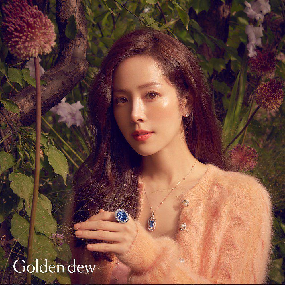 Han Ji Min (instagram.com/roma.emo)