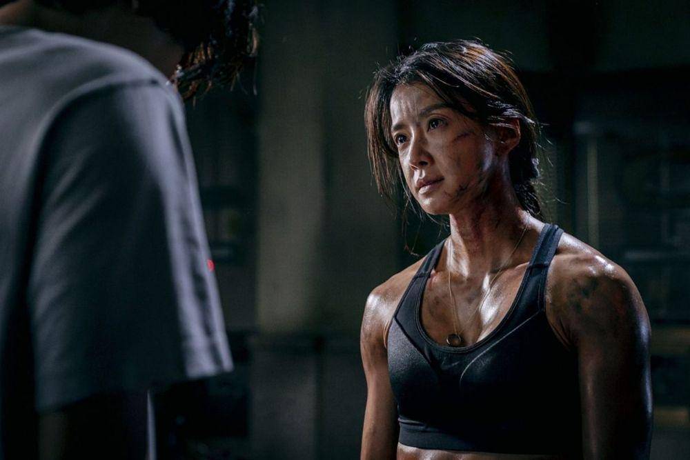 Lee Si Young berperan sebagai Seo Yi Kyung di drama Sweet Home (dok. Netflix/Sweet Home)