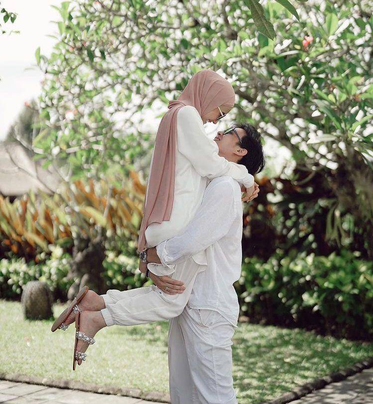 Dinda hw bali (Instagram.com/rey_mbayang)