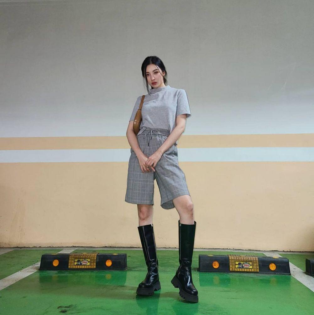 Short pants ala Sunmi (instagram.com/miyayeah)