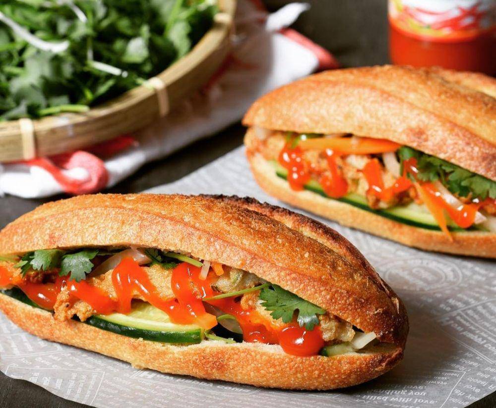 bánh mì chả cá (instagram.com/huynh_thanh_1408)