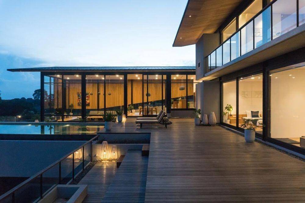Suasana jelang malam di Saresae Villa (instagram.com/saresae.villa)