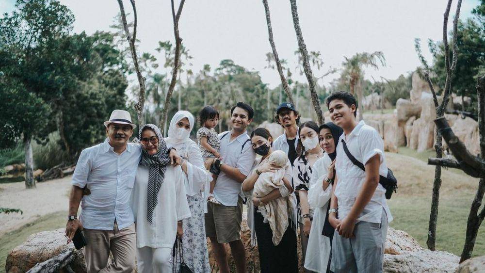 Potret liburan keluarga Rizky Alatas di Bali. (instagram.com/rizkyalatas)