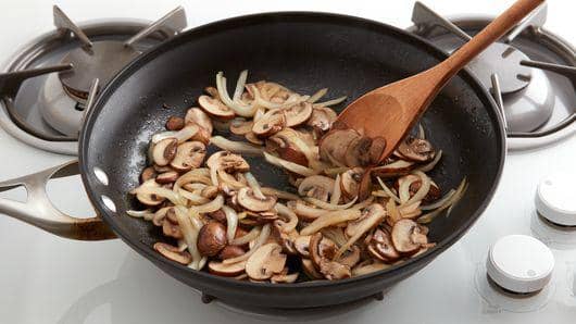 ilustrasi menambahkan beberapa bahan (pillsbury.com)