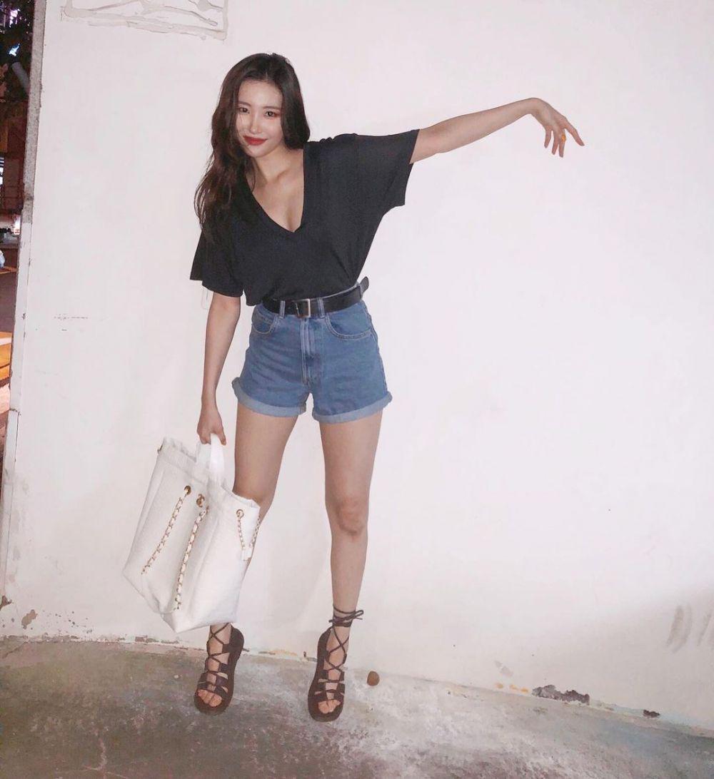 Short pants ala Sunmi (instagram.com/miyayeah)